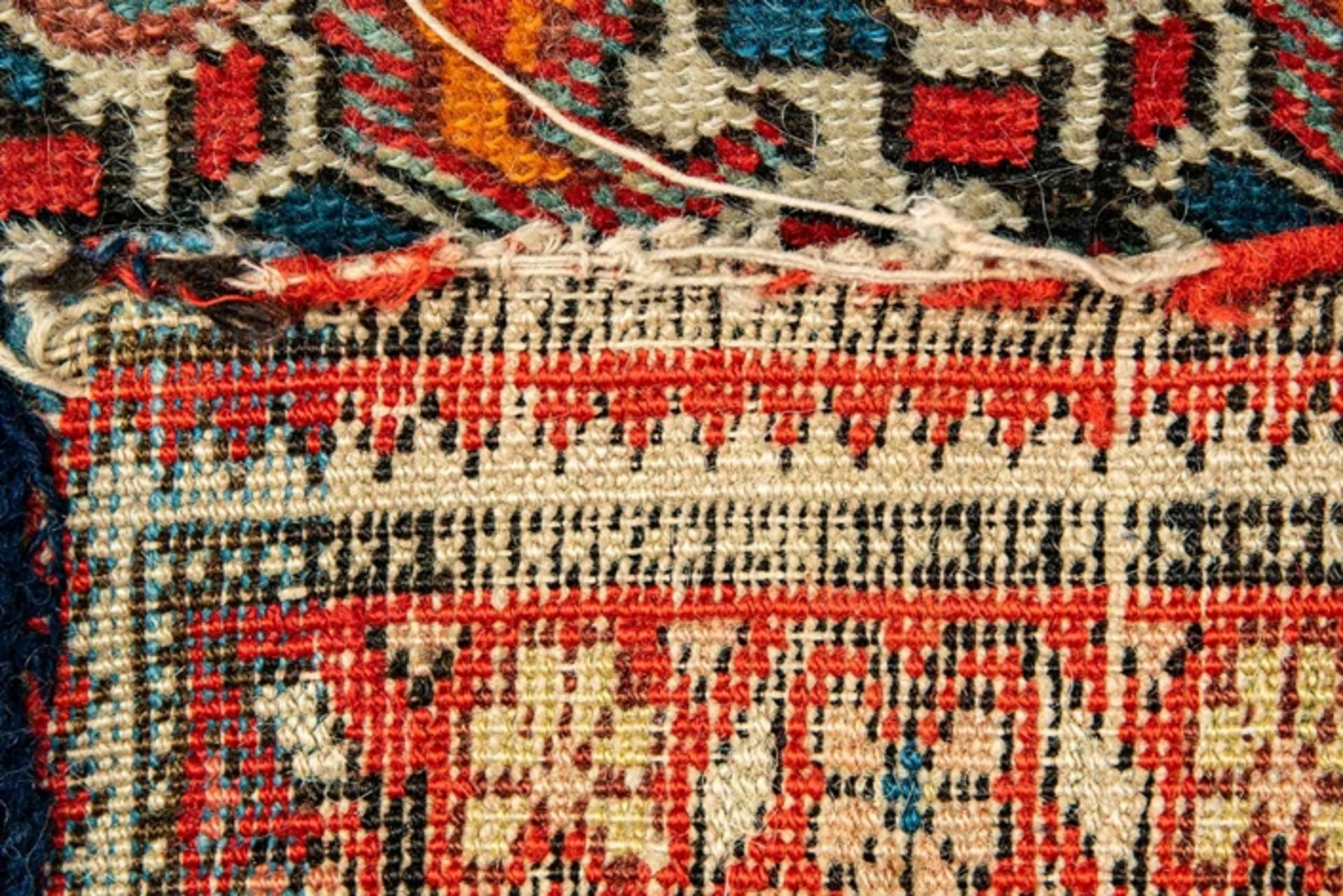 Ältere kaukasische Teppichbrücke, durchgemusterter heller Fond mit Paisley-Dekor, schöne Farbigkeit - Bild 7 aus 9
