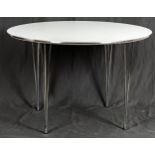 Runder Esstisch, Tischplatte unterhalb bezeichnet "Ansager Möbler A/S Tisch-Nr. 08318888, made in D