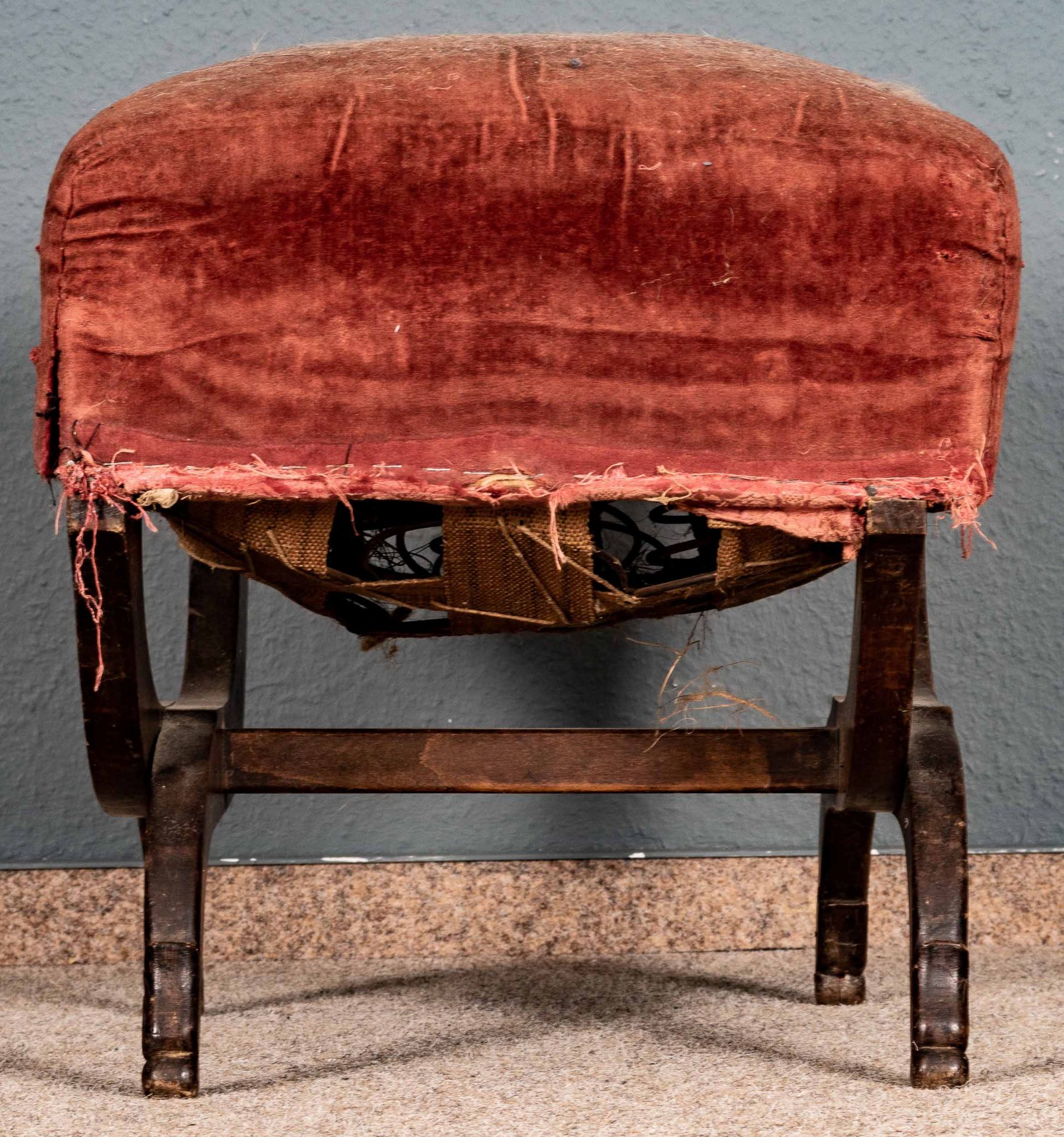 Antiker Polsterhocker, sogenanntes Tabouret; Zopfstil, süddeutsch oder Donaumonarchie um 1800, nuss - Bild 6 aus 7