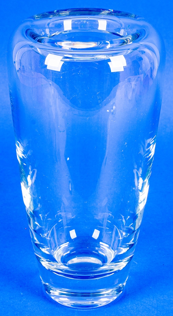 Schwere farblose Kristallglas-Blumenvase in ovoider Form; Bodenmarke: Peill - Putzler, Höhe ca. 28,