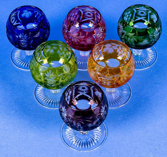 18teilige Glasserie verschiedenfarbiger Sherrygläser (Höhe ca. 13,5 cm), Weingläser sog. "Römer" (c - Bild 14 aus 14