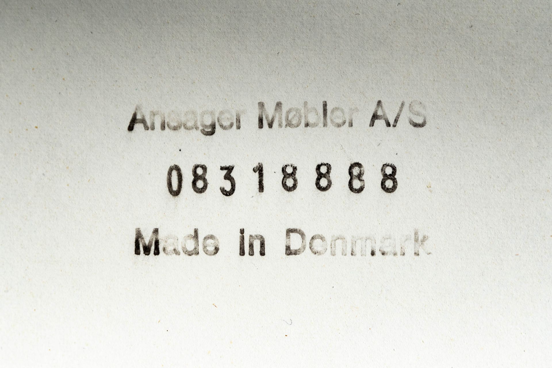 Runder Esstisch, Tischplatte unterhalb bezeichnet "Ansager Möbler A/S Tisch-Nr. 08318888, made in D - Bild 7 aus 8