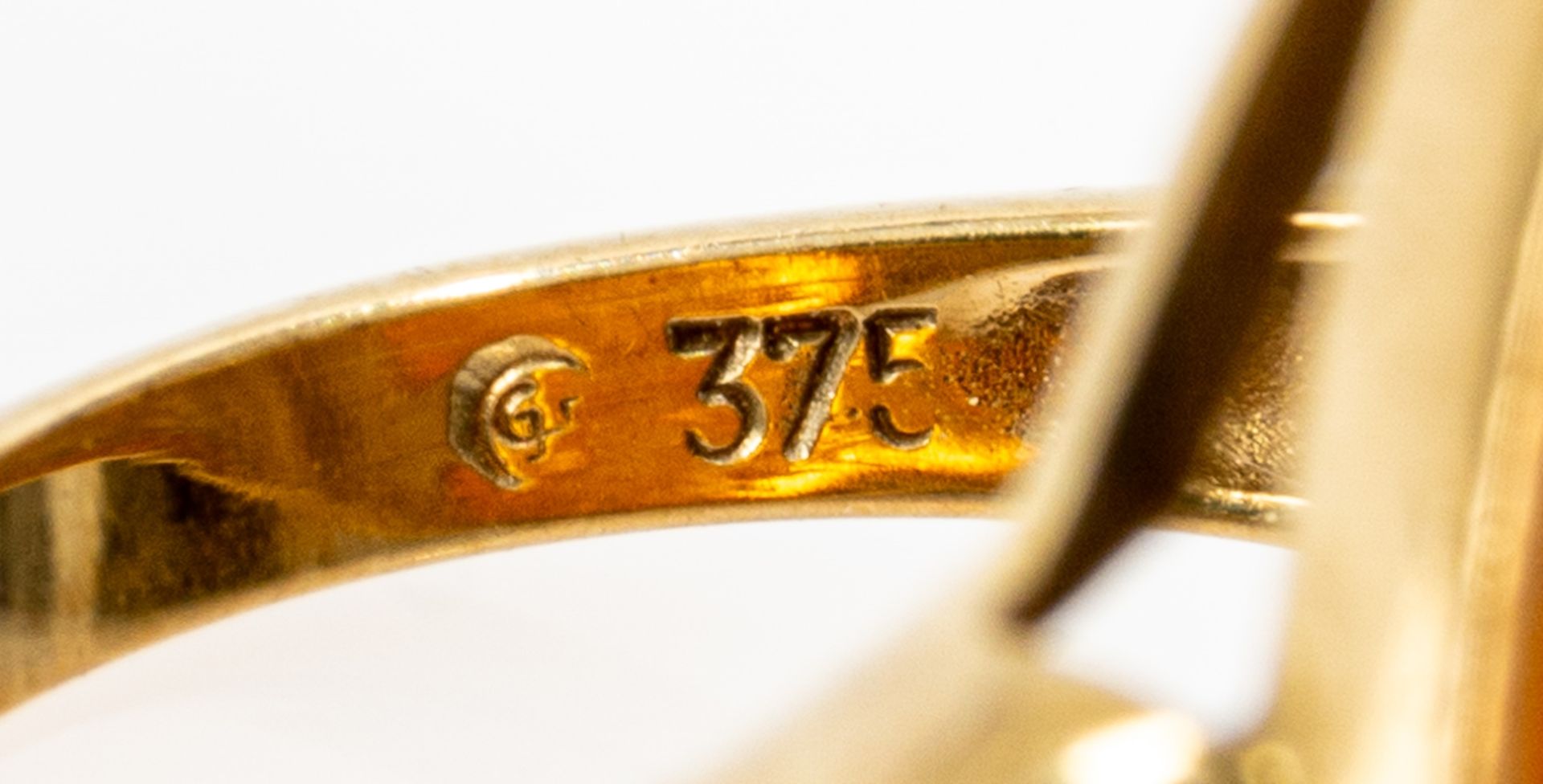 Unisex Fingerring mit ovalem Bernstein-Cabochon-Besatz, 375er Gelbgold Ringfassung, wohl Arbeit der - Image 5 of 6
