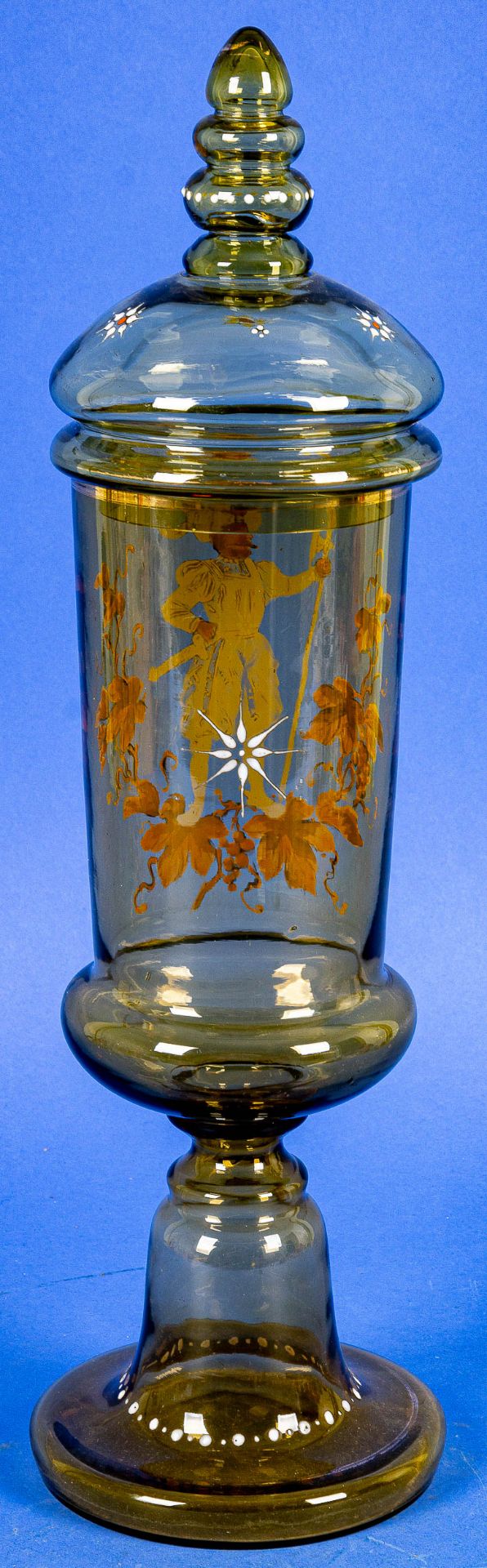 Antiker Glasdeckelpokal, Historismus Ende 19. Jhdt., grünliches Glas mit teils polychromem Emaille- - Image 5 of 11