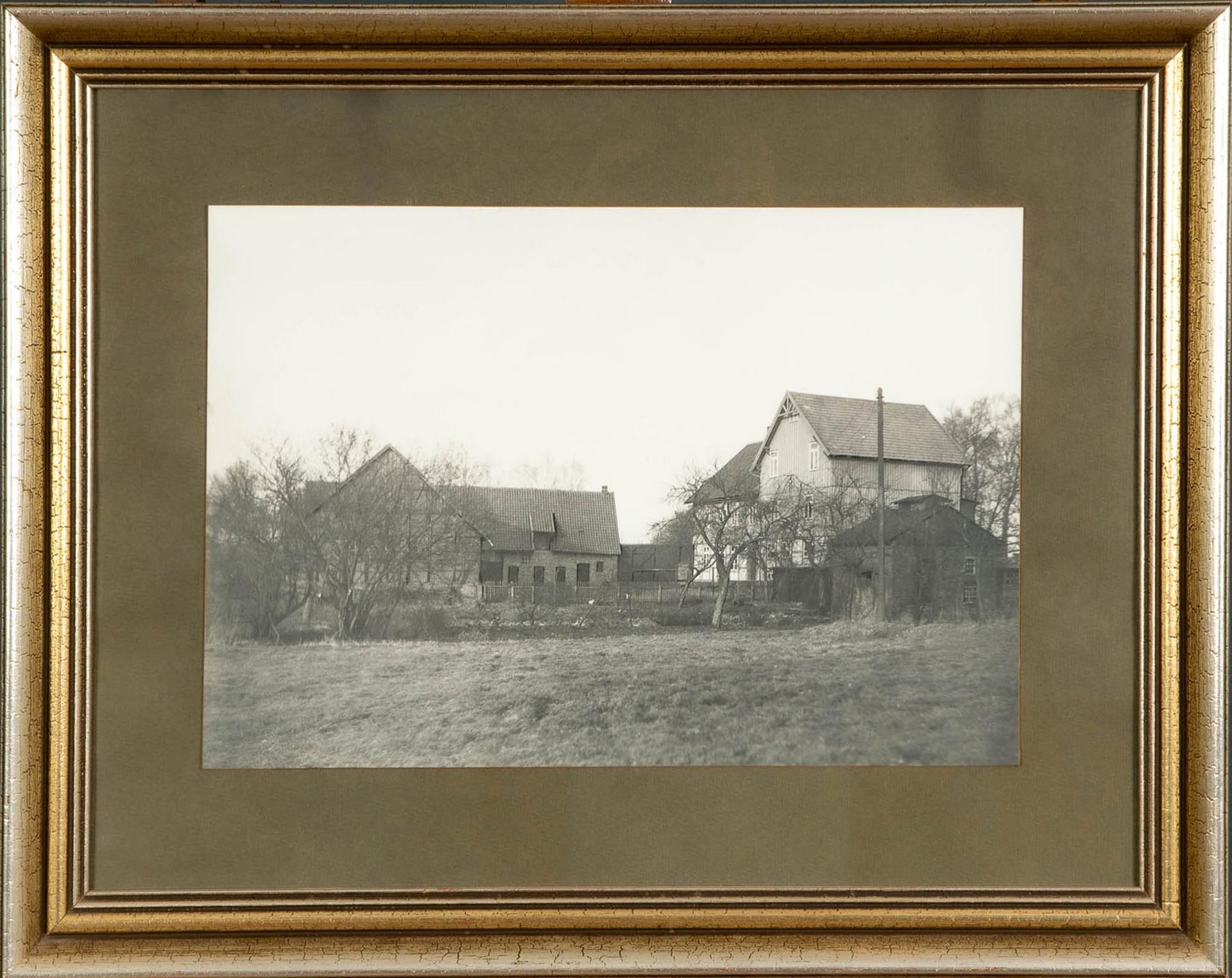 "Die alte Mühle in Stöcken/Kreis Wittingen" - hinter Glas gerahmter, fixierter Abzug eines s/w Foto