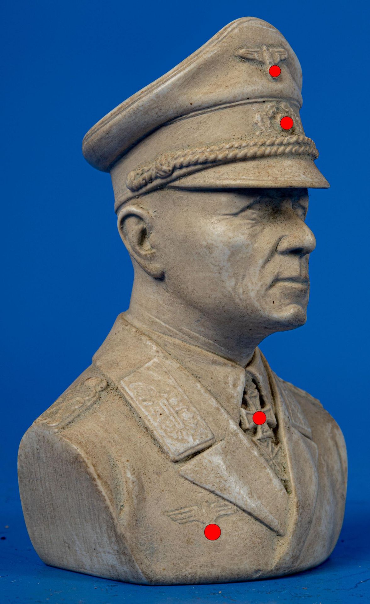 Büste vom "Wüstenfuchs" Erwin Rommel, Masseguss; Höhe ca. 11 cm, rückseitig bez.: Rg 735 sowie ligi - Image 2 of 8
