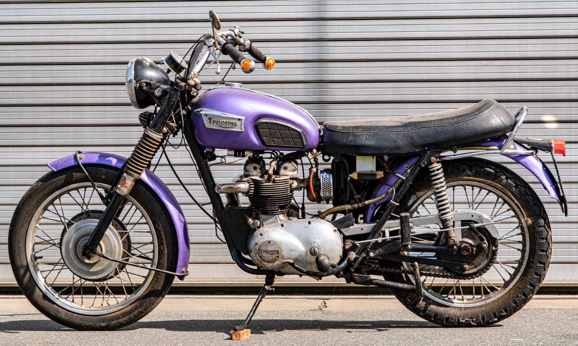 Garagenfund: Originales TRIUMPH-Motorrad der späten 1960er/frühen 1970er Jahre. 5500 ccm, Modell "T