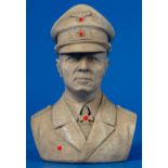 Büste vom "Wüstenfuchs" Erwin Rommel, Masseguss; Höhe ca. 11 cm, rückseitig bez.: Rg 735 sowie ligi