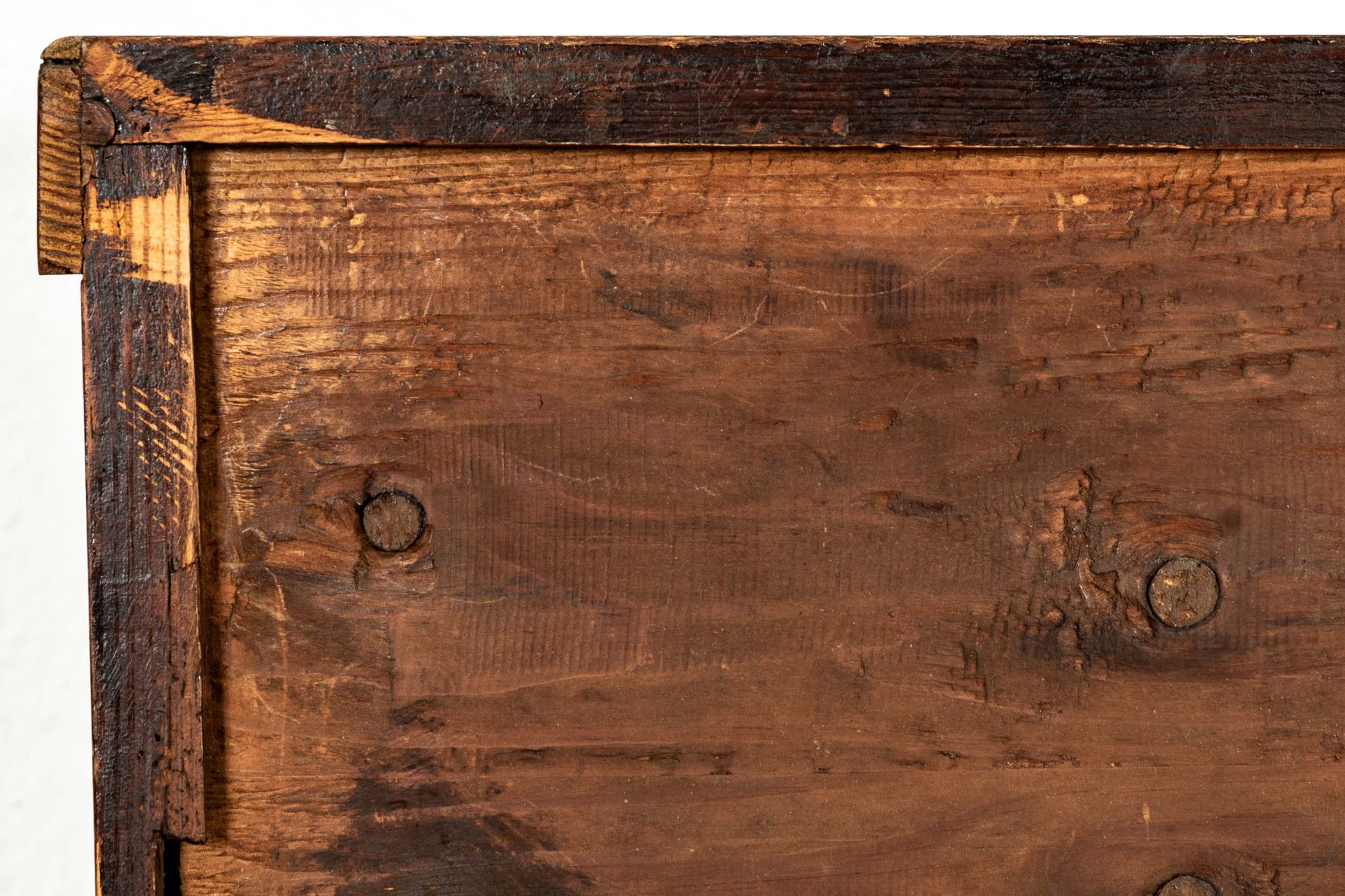 Antike Wäschekommode, Biedermeier 19. Jhdt., Mahagoni massiv & auf Nadelholz furnierter 4schübiger  - Bild 17 aus 18