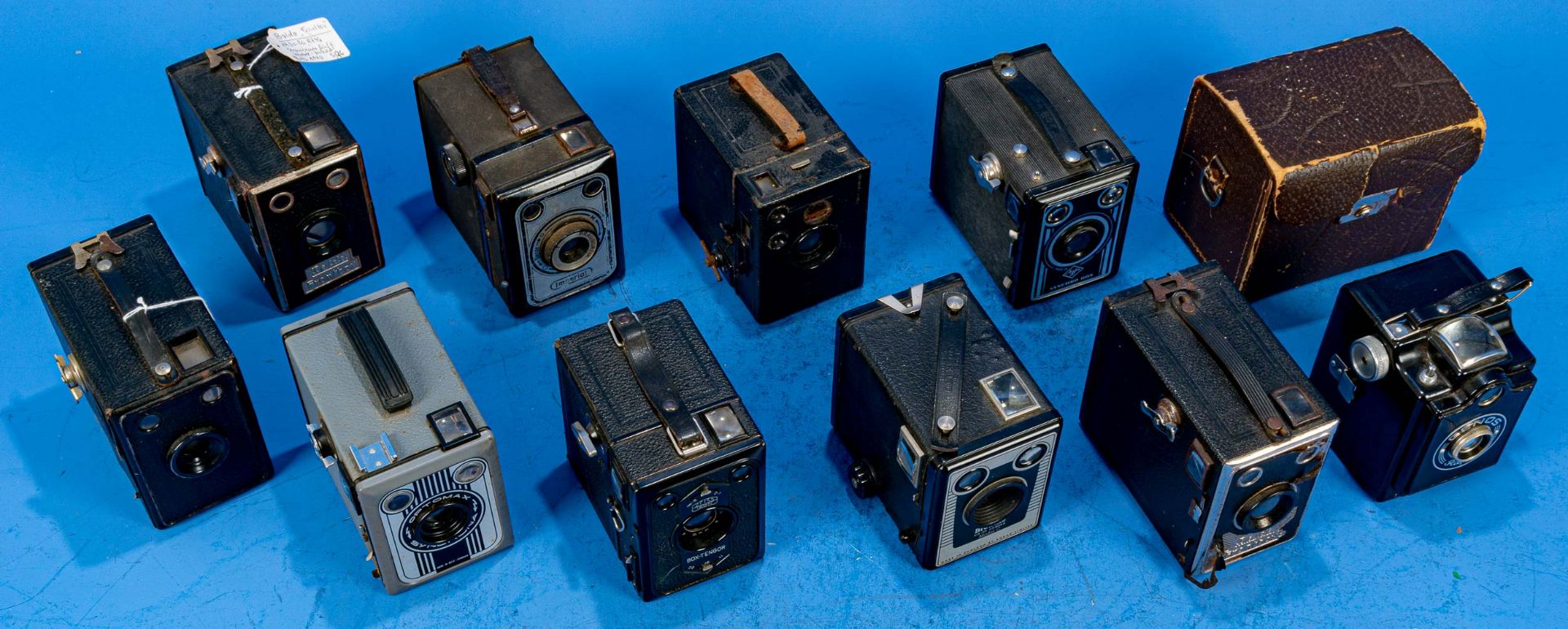 10teiliges Konvolut versch. Photokameras. Versch. Alter, Größen, Hersteller, Wertigkeit und Erhalt.