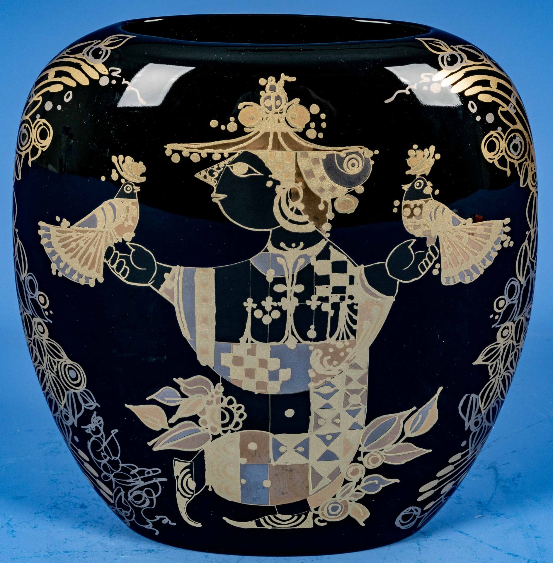 Rosenthal Vase "Porcelain Noire", designed by Björn Wijnblad, Ende 20. Jhdt., sehr schöner Erhalt.