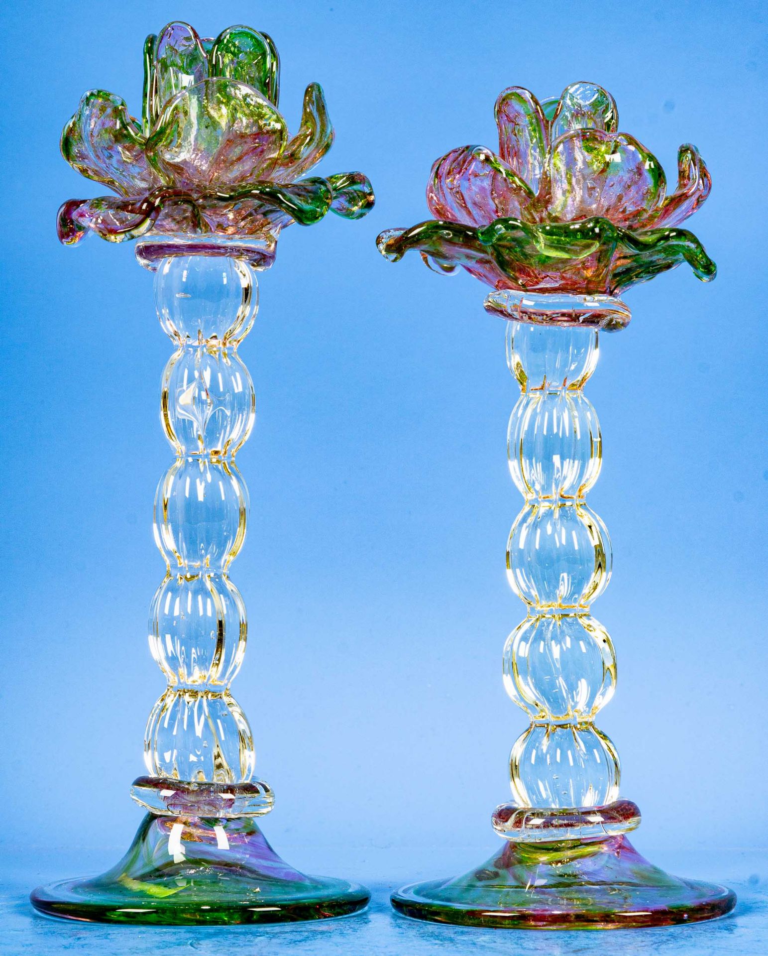 Paar einflammiger Tischkerzenleuchter in leicht differierender Höhe, in "Palmenform"; dickwandiges, - Image 2 of 5