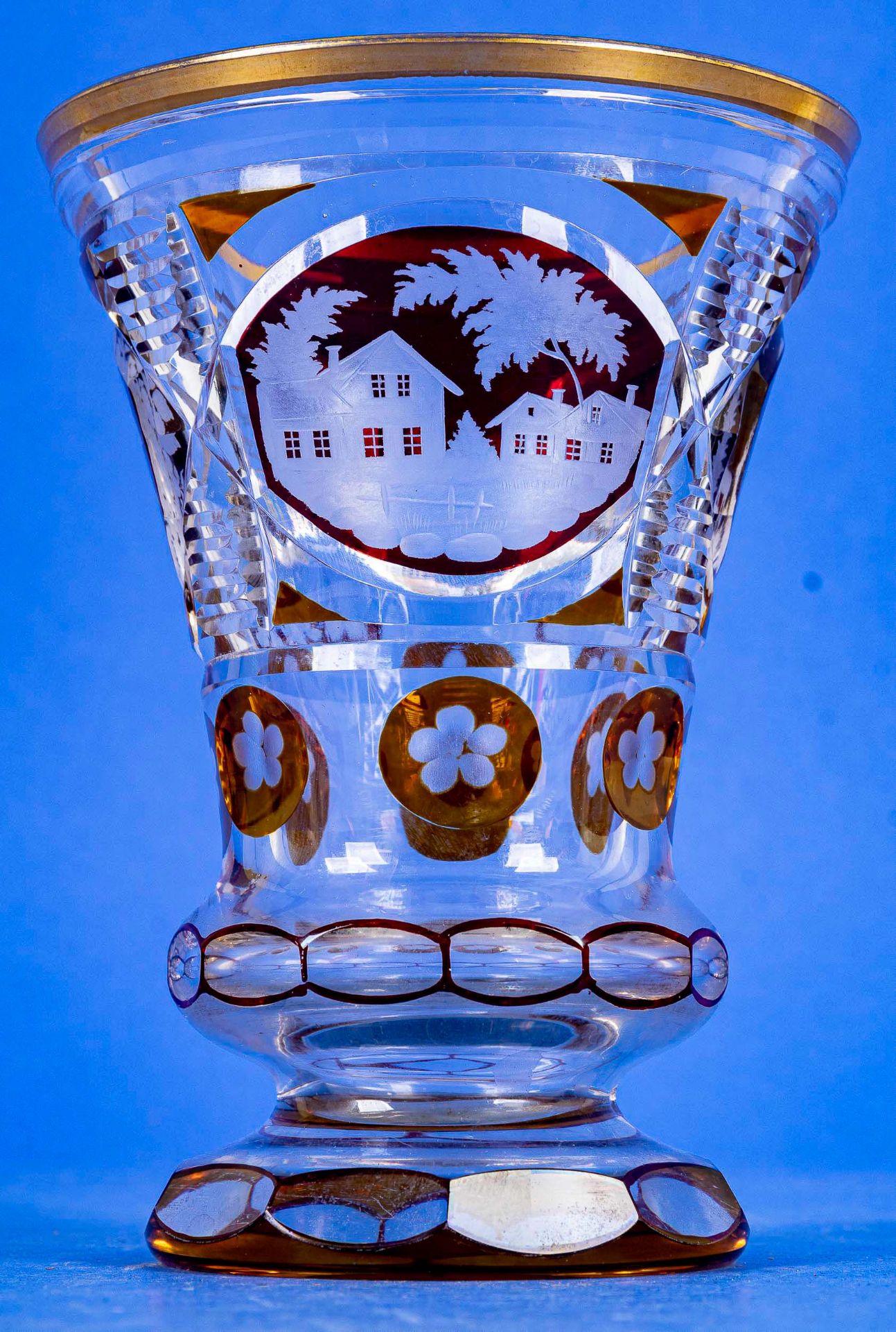Böhmischer Ansichtenbecher, farbloses, schweres Kristallglas mit aufwändigen Schliffdekoren in Rott - Image 4 of 6