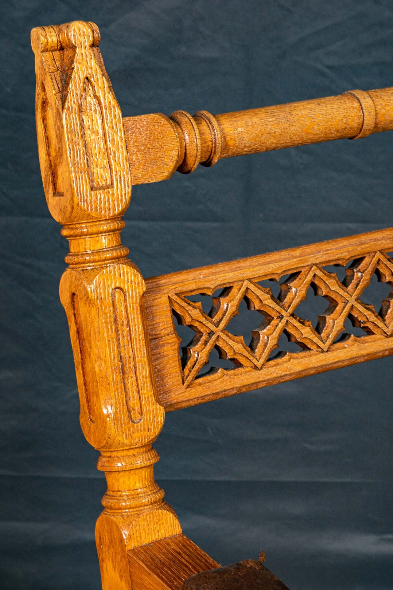 16teilige Historismus/Neo-Gotik Speisetischgarnitur, bestehend aus einem rechteckigen Esstisch mit - Image 12 of 15
