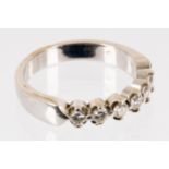 Prachtvoller, zeitlos eleganter Brillant-Ring, "FINESSE 14K" - 585er Weißgold mit 6 einzeln gefasst