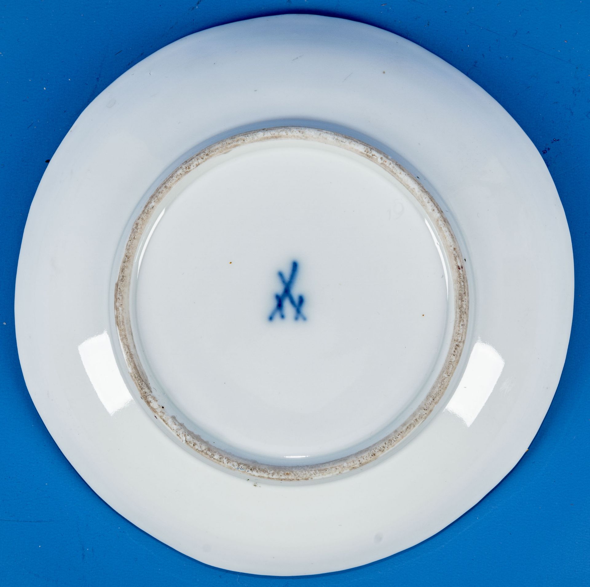 Antike "Schneeball"-Tasse, Meissen, Schwertermarke 1. Wahl, 19. Jhdt., sächs. Weißporzellan mit unz - Image 8 of 8