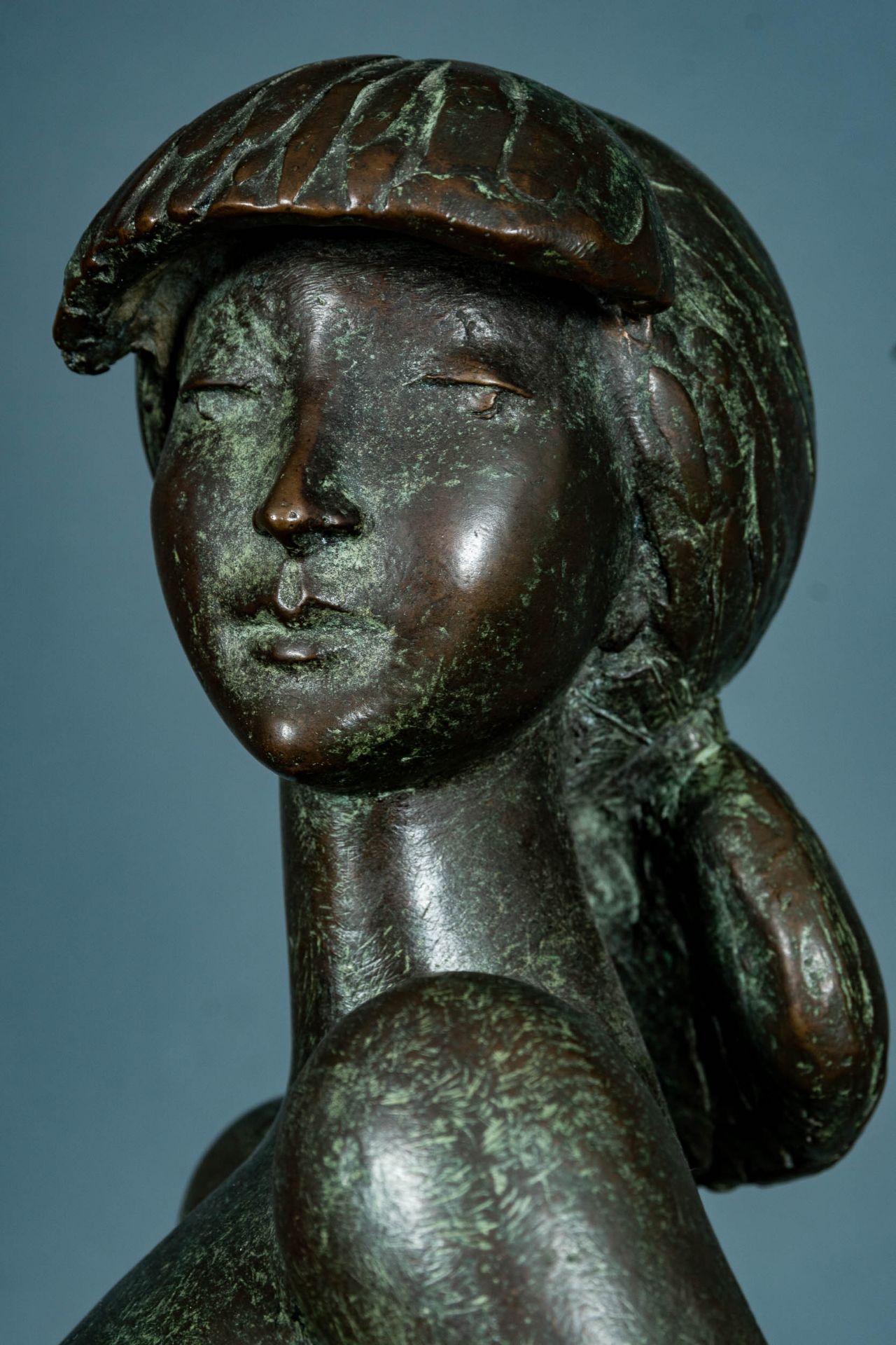 "Nude Lady on a column" - Erotische Bronze des Sergio Capellini. Grün-gräulich patinierter sitzende - Image 12 of 16