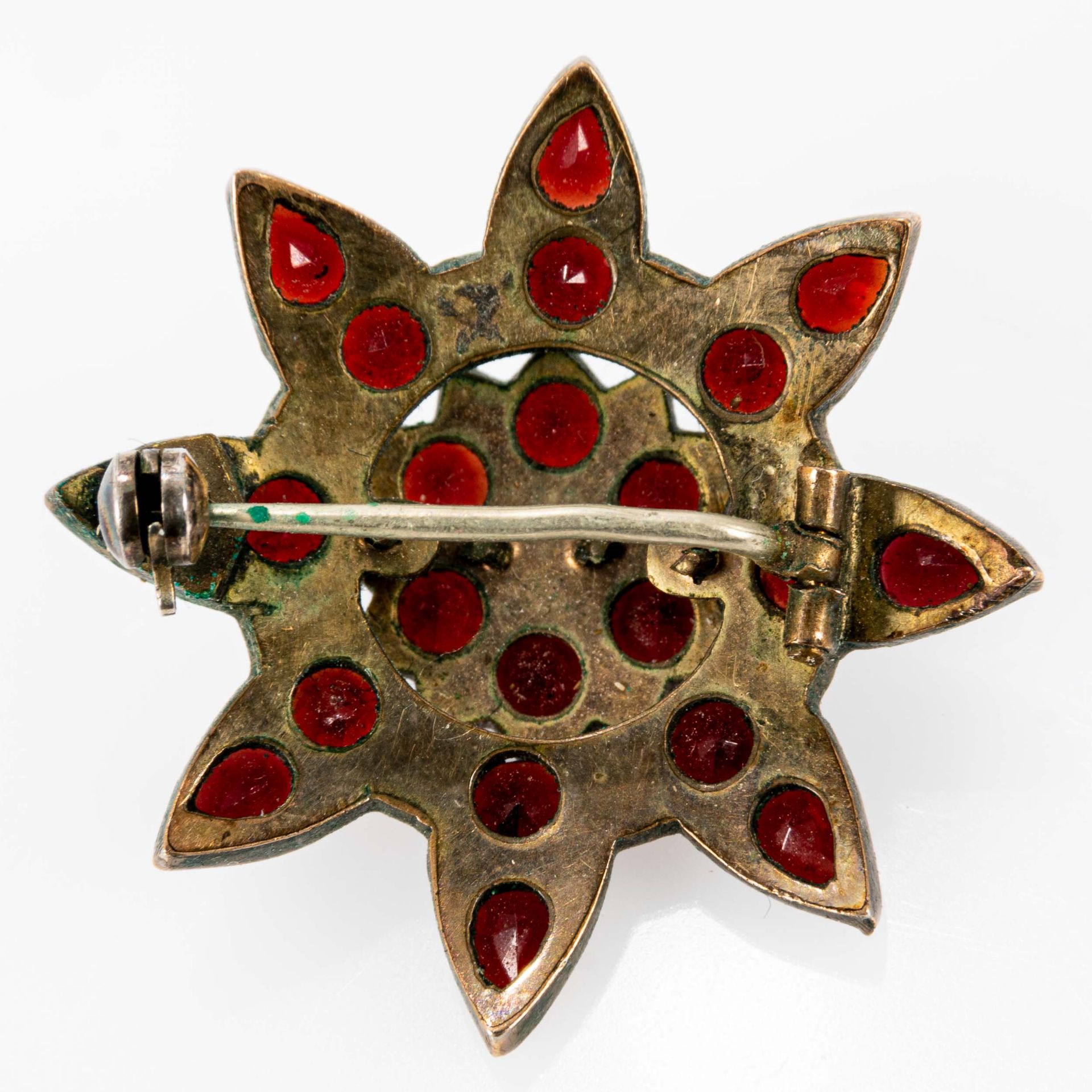 2teiliges Granatschmuck-Set, bestehend aus prachtvollem Glieder-Collier und sternförmiger Brosche, - Image 6 of 7