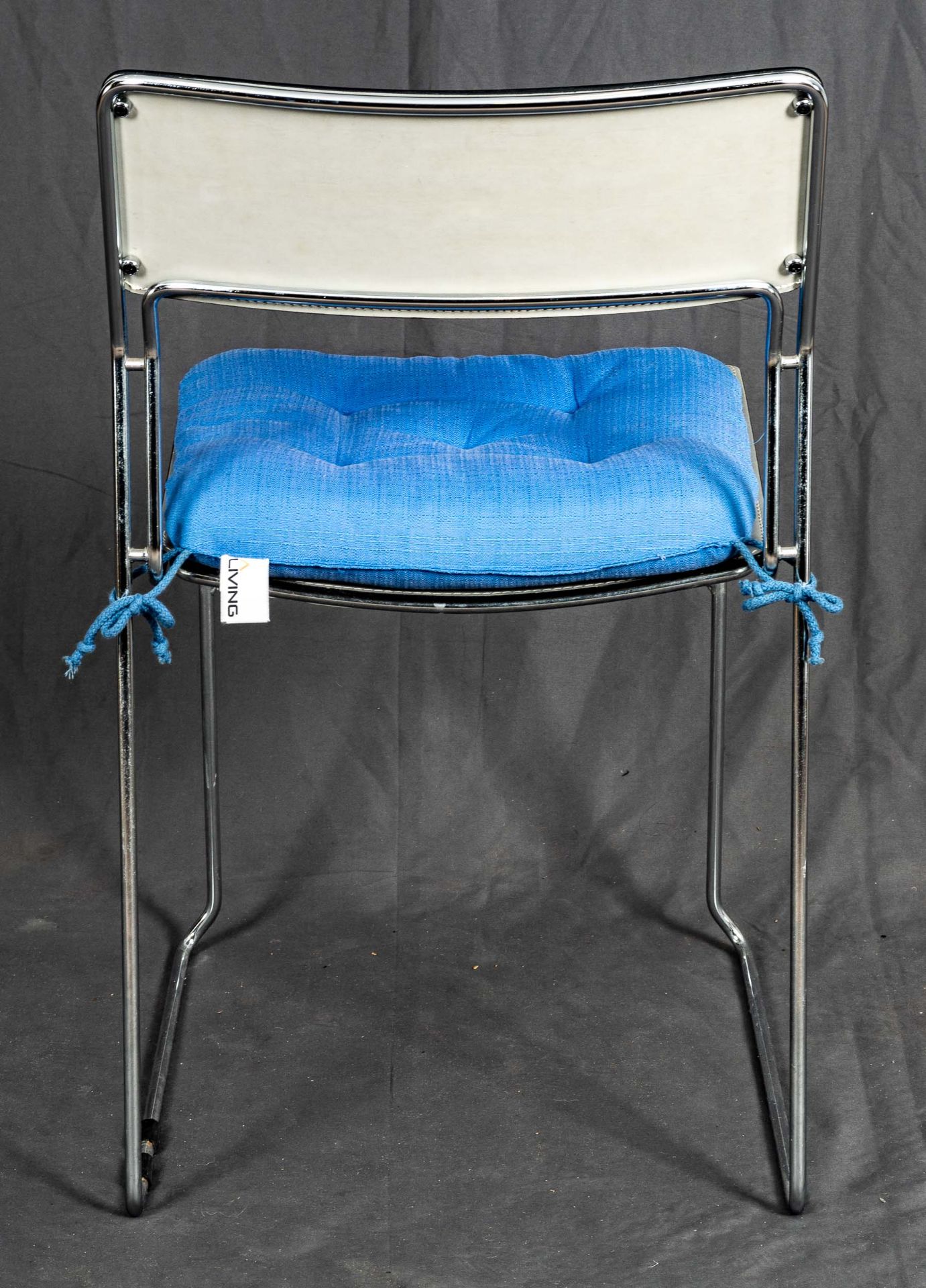 4 Stühle, verchromtes Rundstahlgestell mit abschraubbaren grauen Ledersitzflächen. Die Sitzflächen - Image 6 of 7
