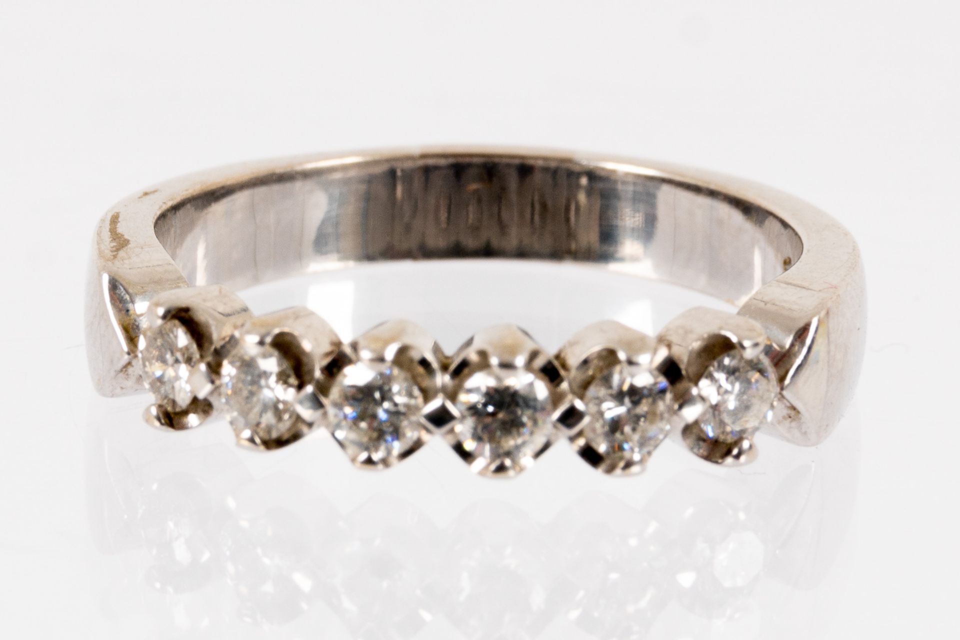 Prachtvoller, zeitlos eleganter Brillant-Ring, "FINESSE 14K" - 585er Weißgold mit 6 einzeln gefasst - Bild 2 aus 5