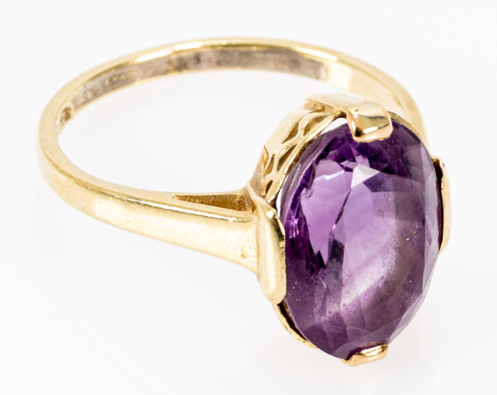 Zeitlos eleganter 585er Gelbgold-Damenfingerring, mit ovalem Amethystcabochon besetzt; Ringinnendur - Image 2 of 5