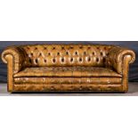 Chesterfield-Sofa, braunes Leder mit typischer Knopfheftung; guter, gebrauchter, unperfekter Erhalt
