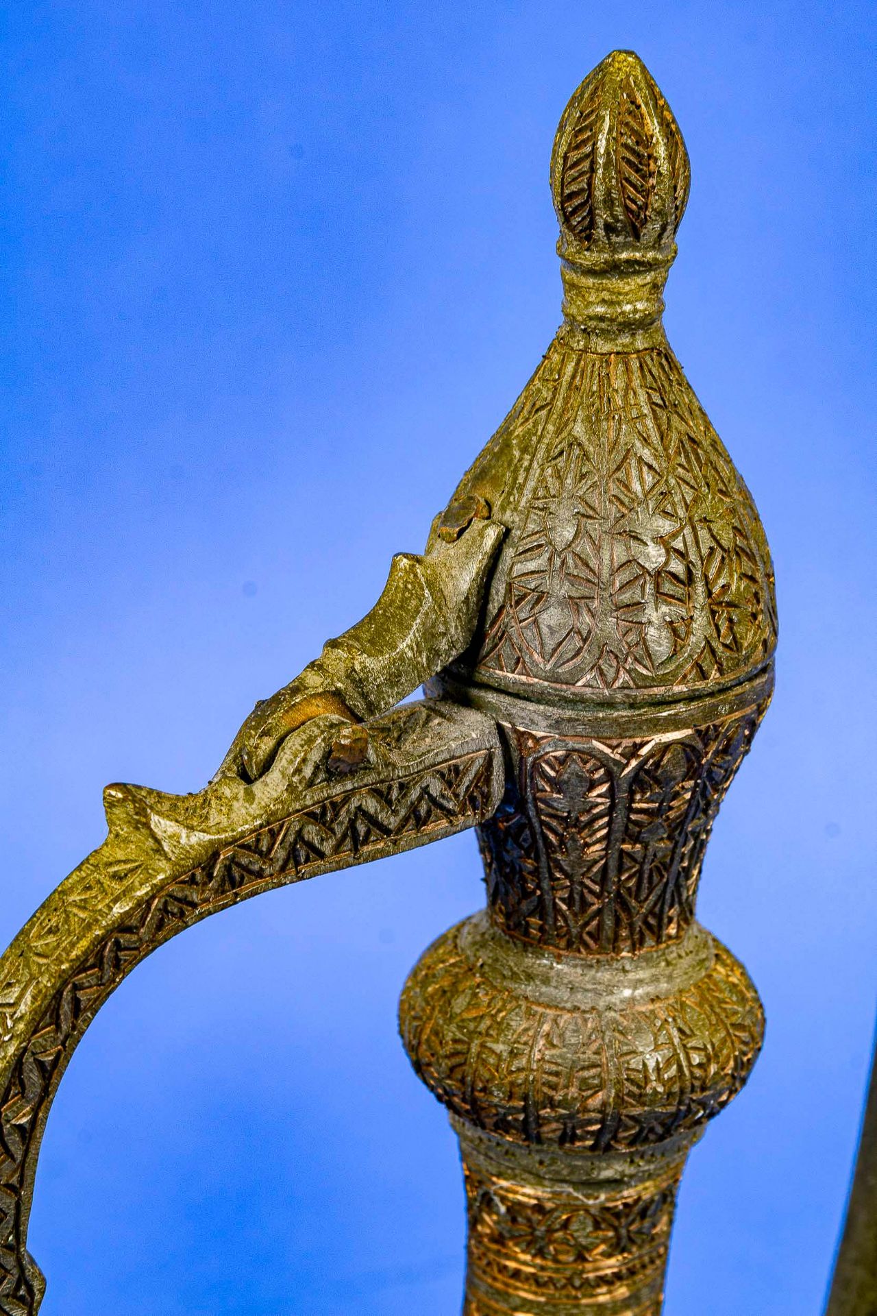 Äußerst aufwändig gravierte persische Deckelkanne, Kupfer, Höhe ca. 34,5 cm; Deckel sollte befestig - Bild 4 aus 9