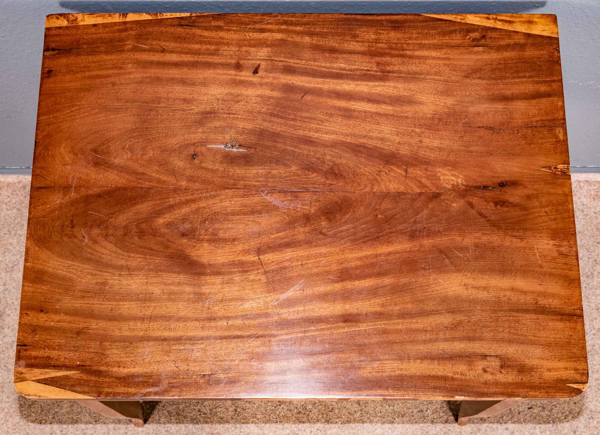 Kleines Tischchen, Mahagoni massiv und furniert, geräumige Schublade, Biedermeier 19. Jhdt. Ältere  - Bild 5 aus 11