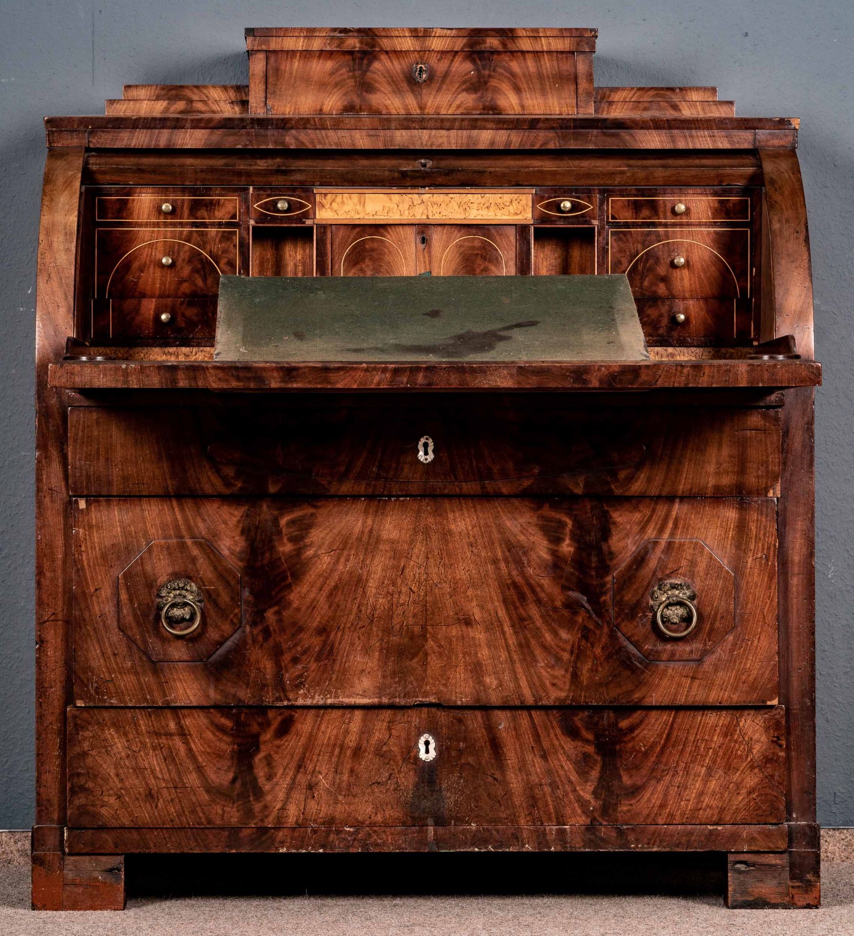 Antiker Sekretär. Biedermeier, Berlin um 1820/30, Mahagoni massiv und in Sägefurnierstärke furniert - Bild 2 aus 26