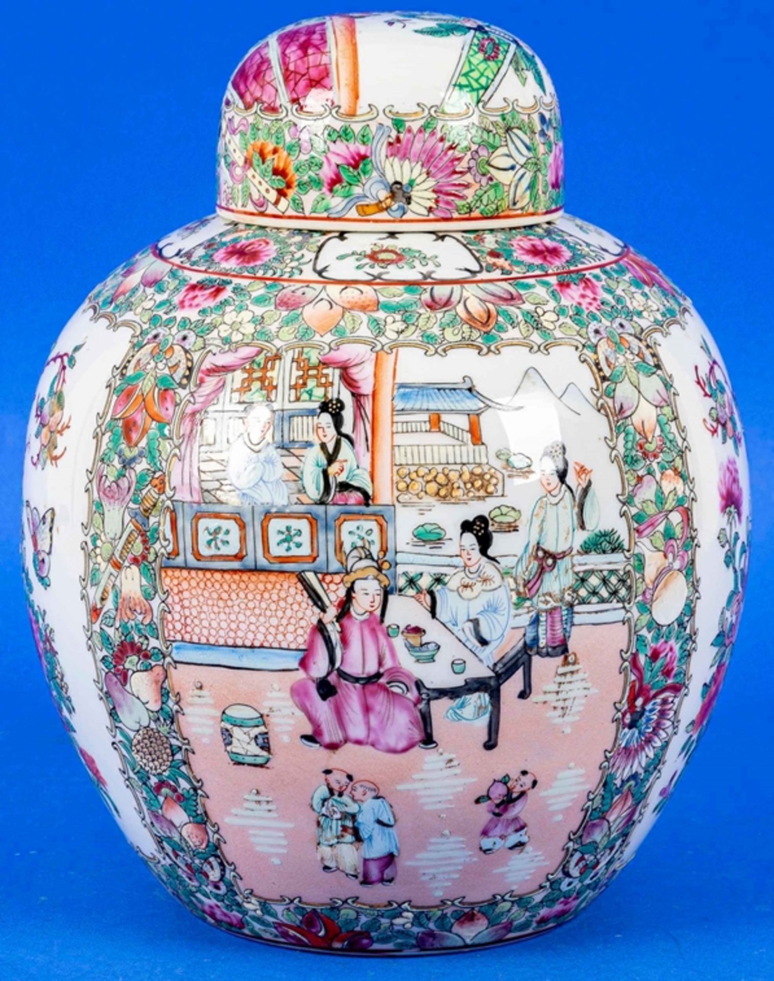 Großer Ingwer Jar, China 20. Jhdt., weißes Porzellan mit aufwändiger Kanton-Emaille-Malerei, Schrif - Bild 11 aus 12