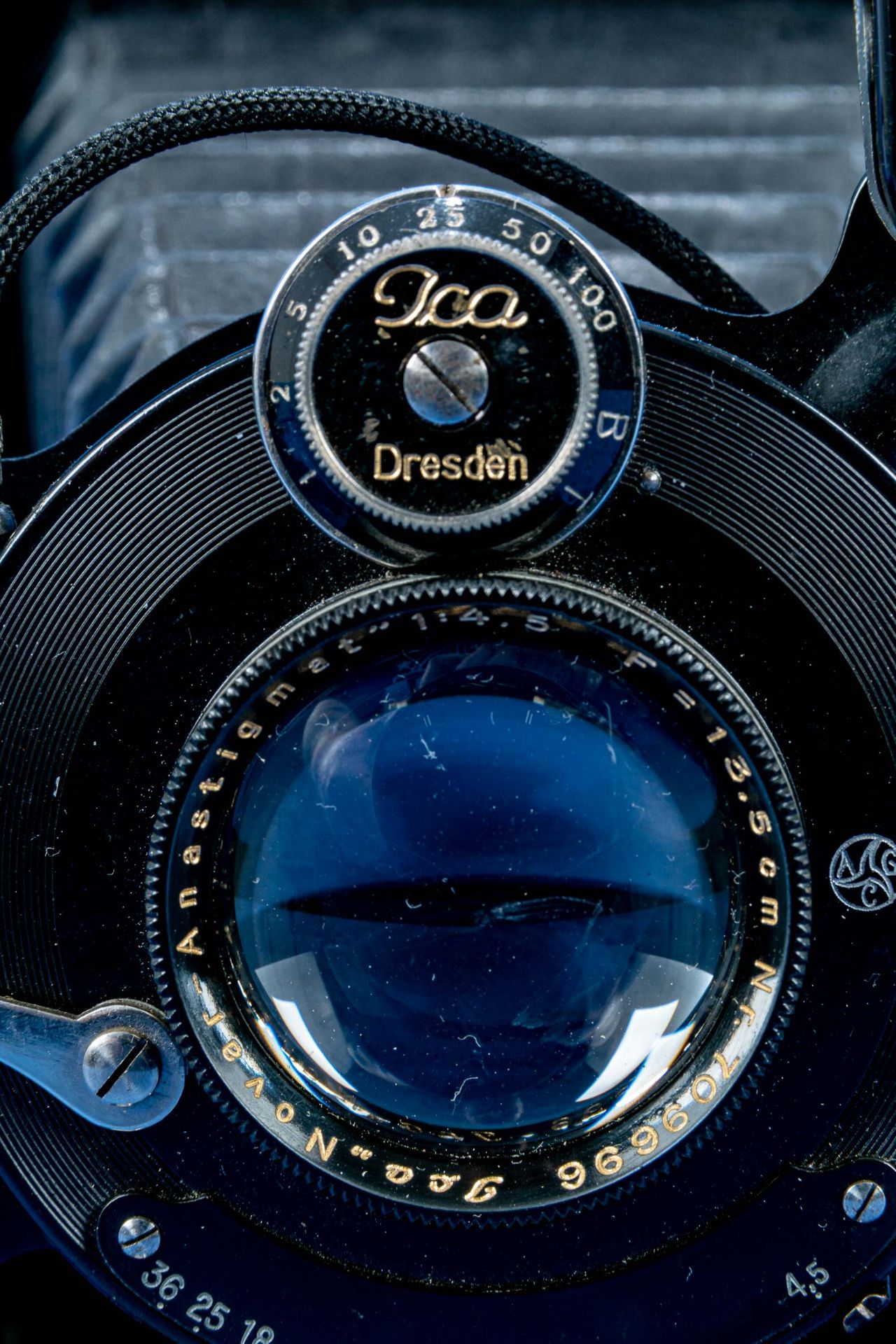 Alte ICA-Fotoplattenkamera in schönem, ungebrauchtem Erhalt, ungeprüft, klare Optik, etwas Zubehör. - Image 4 of 4