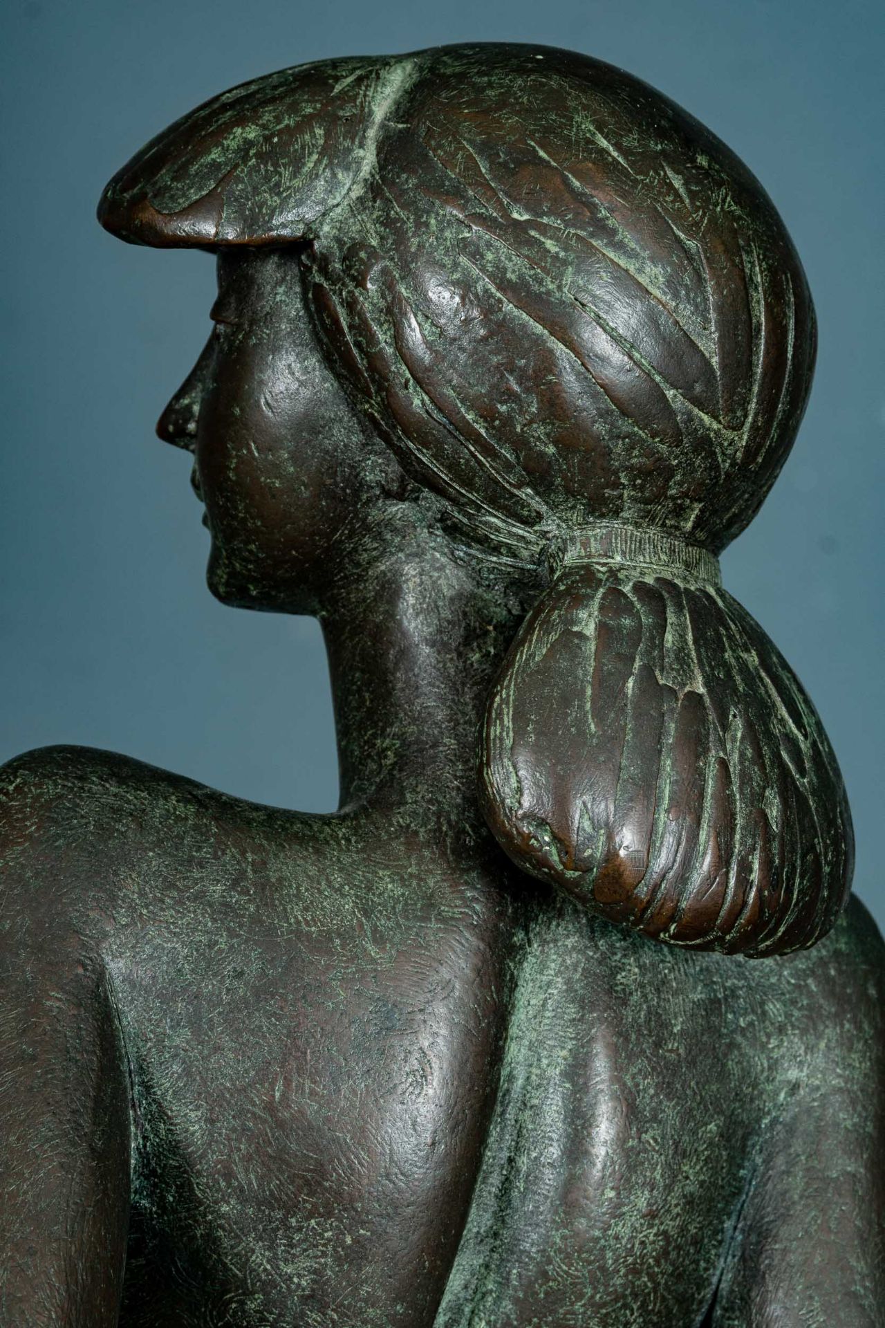 "Nude Lady on a column" - Erotische Bronze des Sergio Capellini. Grün-gräulich patinierter sitzende - Image 13 of 16