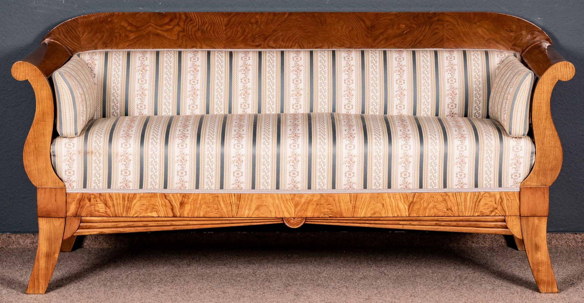 Elegantes Sofa, norddeutsches Biedermeier um 1830/40, vor wenigen Jahren wohnfertig restauriertes, - Image 2 of 9