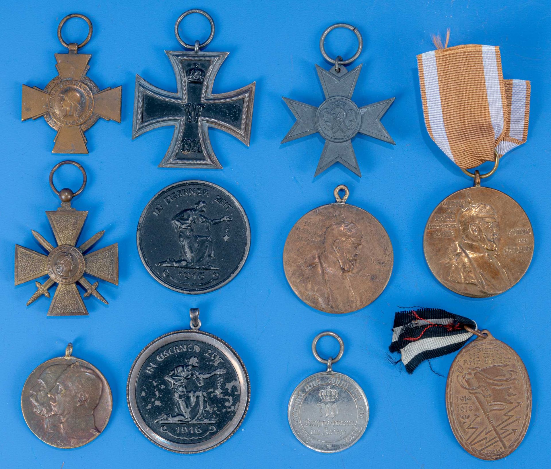 11 teiliges Konvolut versch. Orden, Ehrenzeichen & Medaillen des deutschen & französischen Militärs