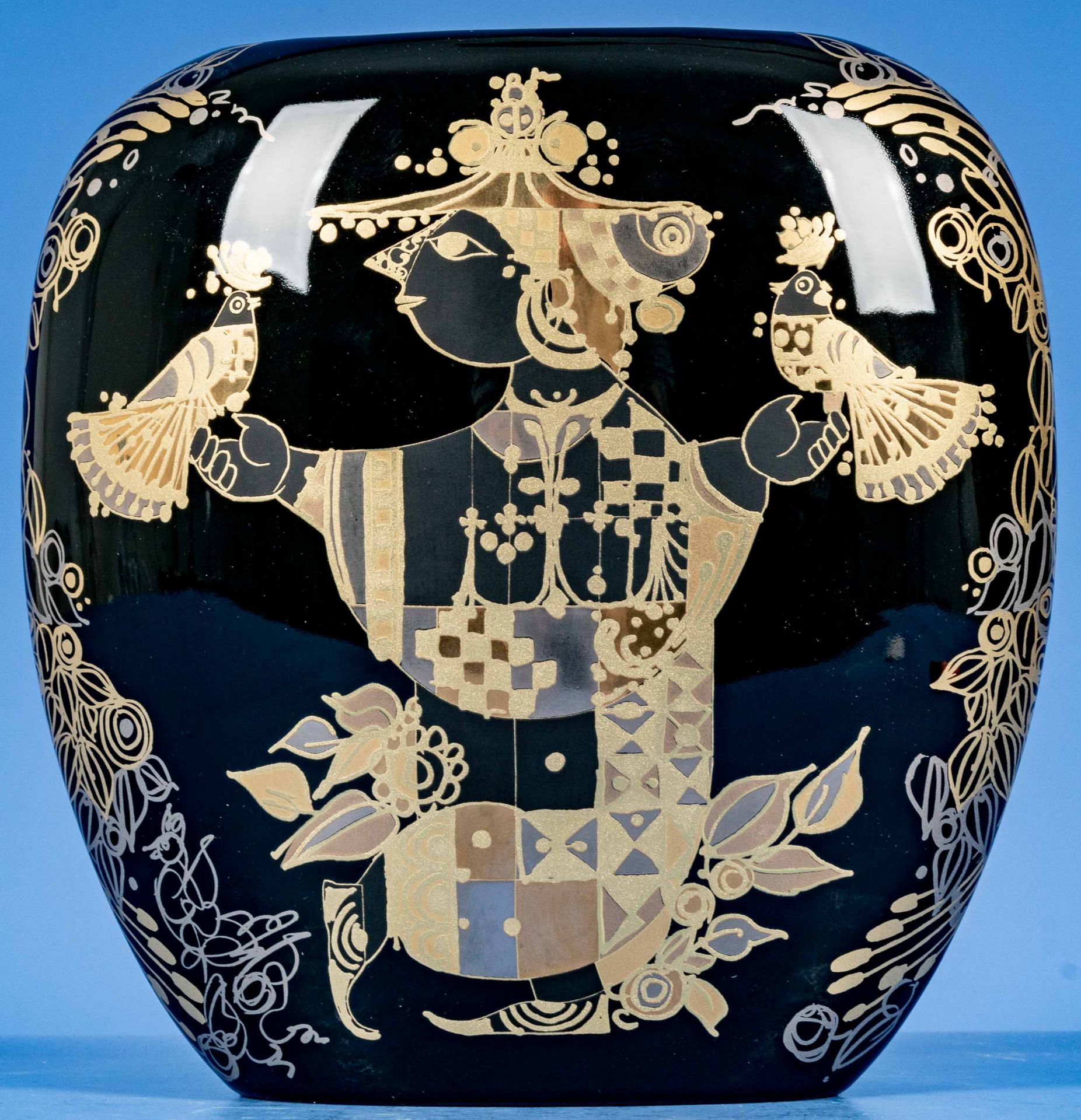 Rosenthal Vase "Porcelain Noire", designed by Björn Wijnblad, Ende 20. Jhdt., sehr schöner Erhalt. - Image 2 of 8