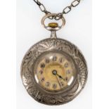 Elegante Damen-Taschenuhr in flacher Ausführung, 900er Silber. Gehäuse Durchmesser ca. 47 mm, ungep