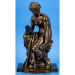"Göttin Athene", bräunlich patinierter Bronzeguss, Höhe ca. 38,5 cm, an rechter Sockelseite signier