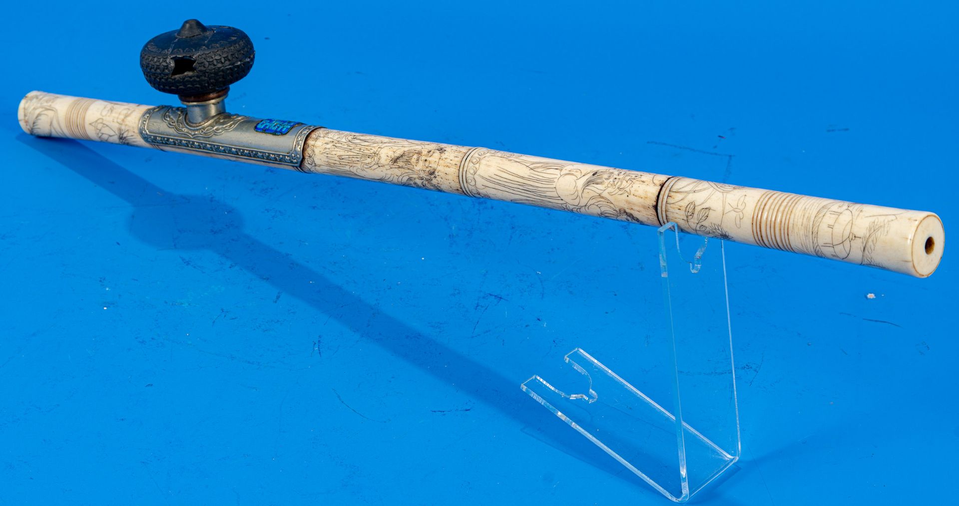 Antike Tabakspfeife/Opiumpfeife, aufwändig gravierter Knochenkorpus in Bambusoptik, versilberter Zi - Bild 2 aus 17
