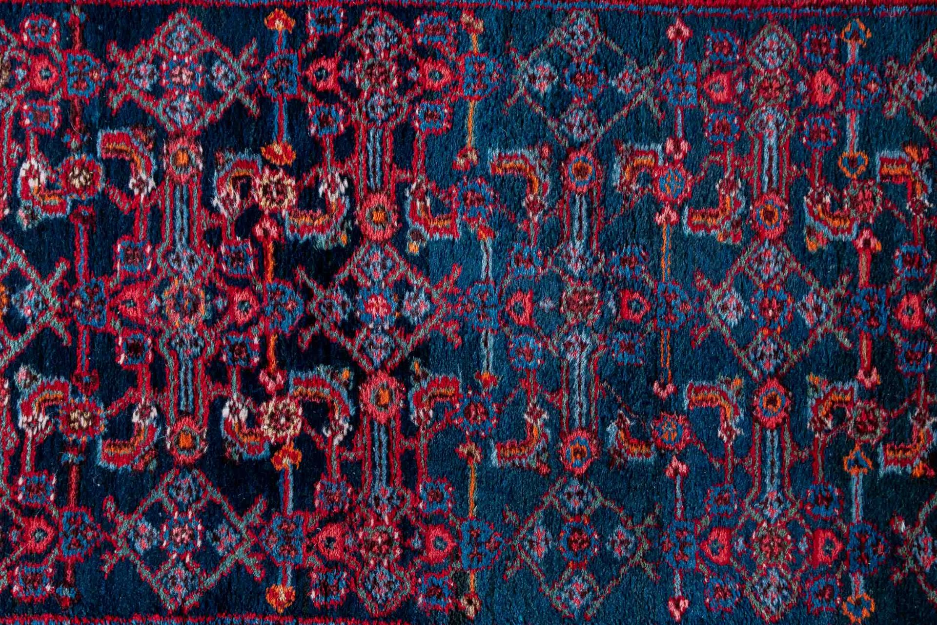 Ältere iranische Teppichgalerie, ca. 114 x 478, durchgemusterter, indigoblauer Fond, breite rötlich - Bild 5 aus 9