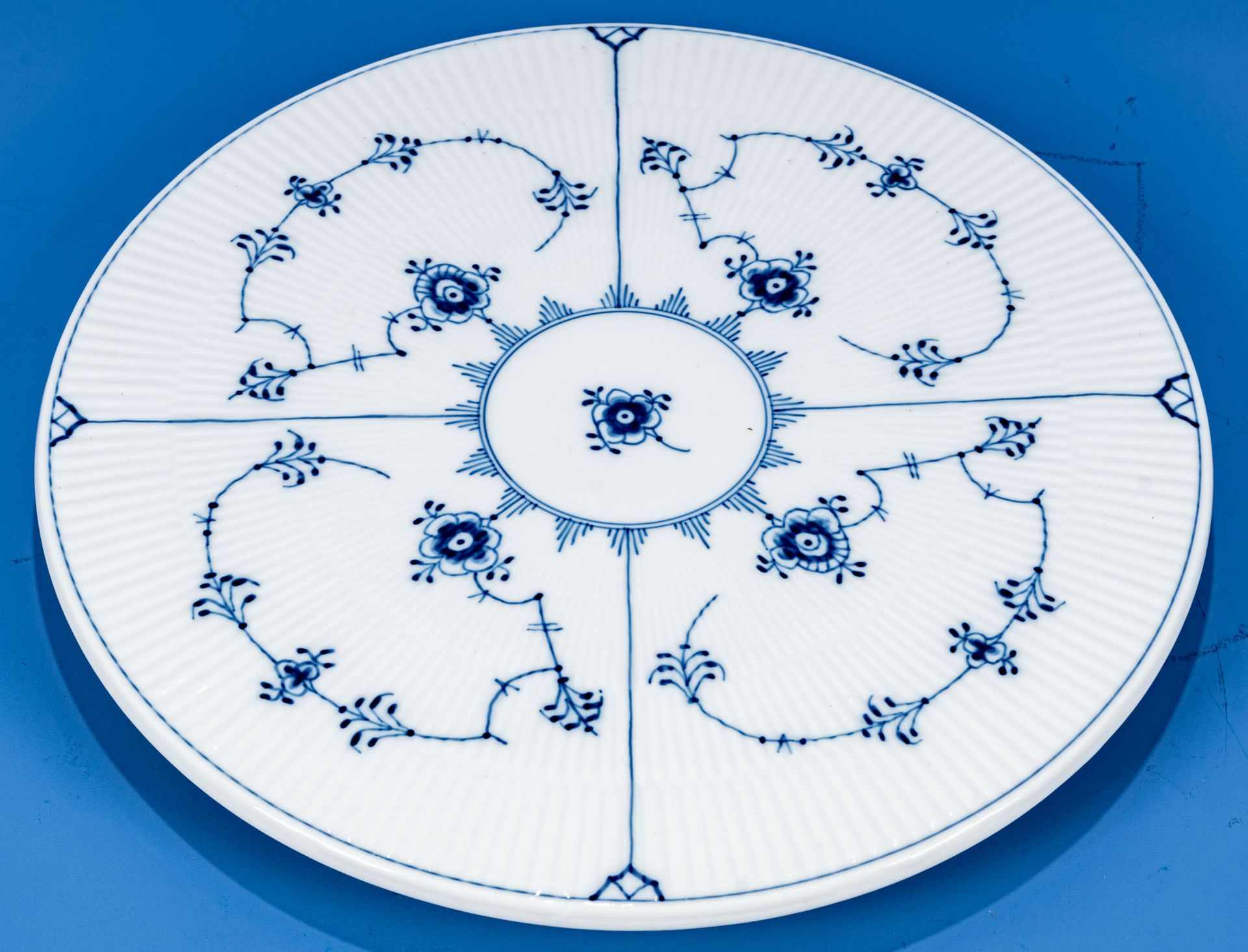 Große runde Tortenplatte, Bing & Gröndahl "Mussel Malet", sehr schöner Erhalt. Durchmesser ca. 36,5 - Image 2 of 6