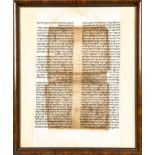 In Hebräisch geschriebenes Pergamentblatt, ein Teil des 2. Buch Mose ( Kap. 32 Vers 24 bis Kap. 34