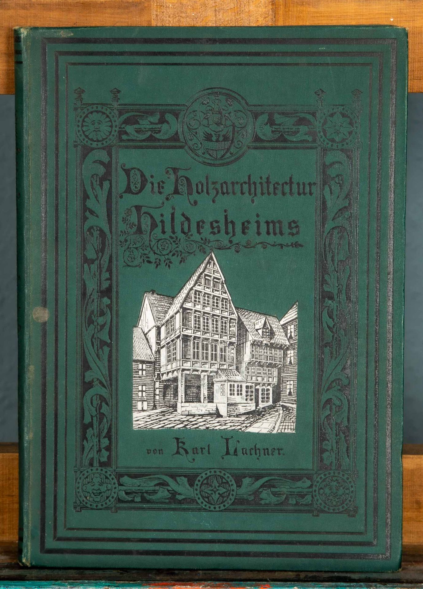 "Die Holzarchitektur Hildesheims" (als Buch & Bild) aus dem Besitz des Architekten W. Bleckmann. Bu - Image 8 of 13