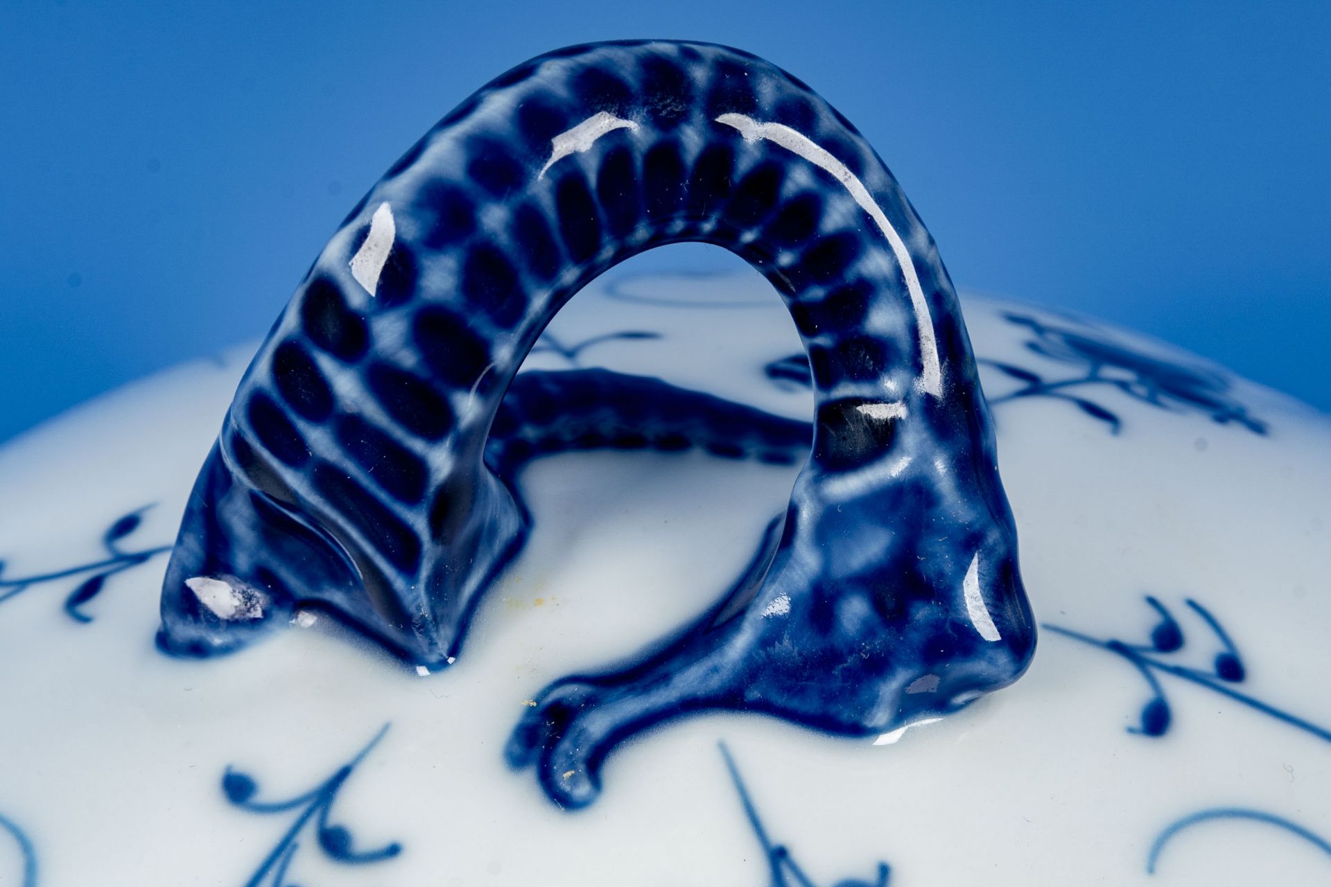 Große, runde Deckelterrine, Bing & Gröndahl "Mussel Malet". Die Griffe in Form plastischer Seepferd - Image 3 of 10