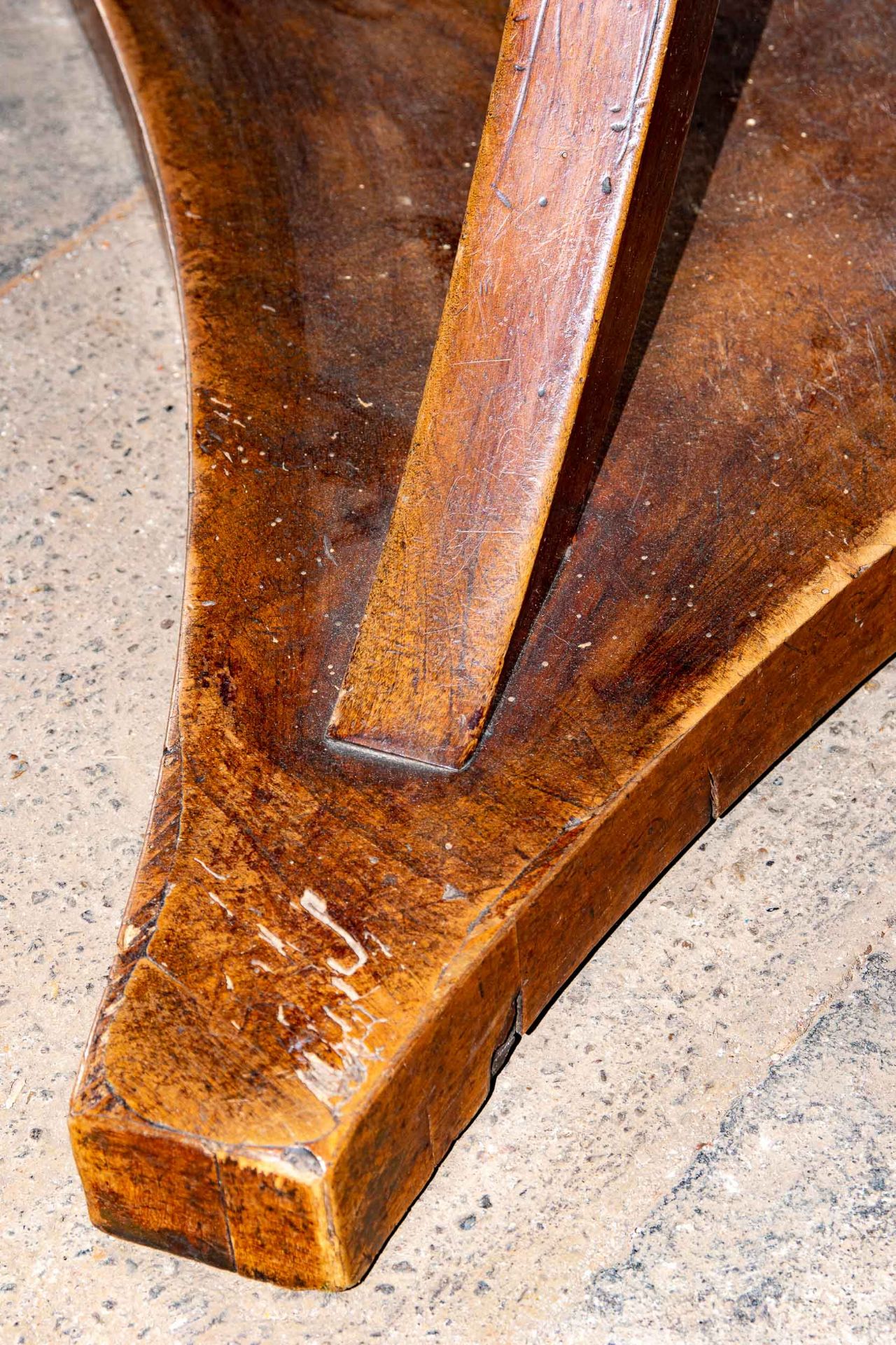 Antiker ovaler Salontisch, wohl Ahorn oder Pappel massiv und auf Nadelholzkorpus furniert, die Tisc - Image 6 of 7