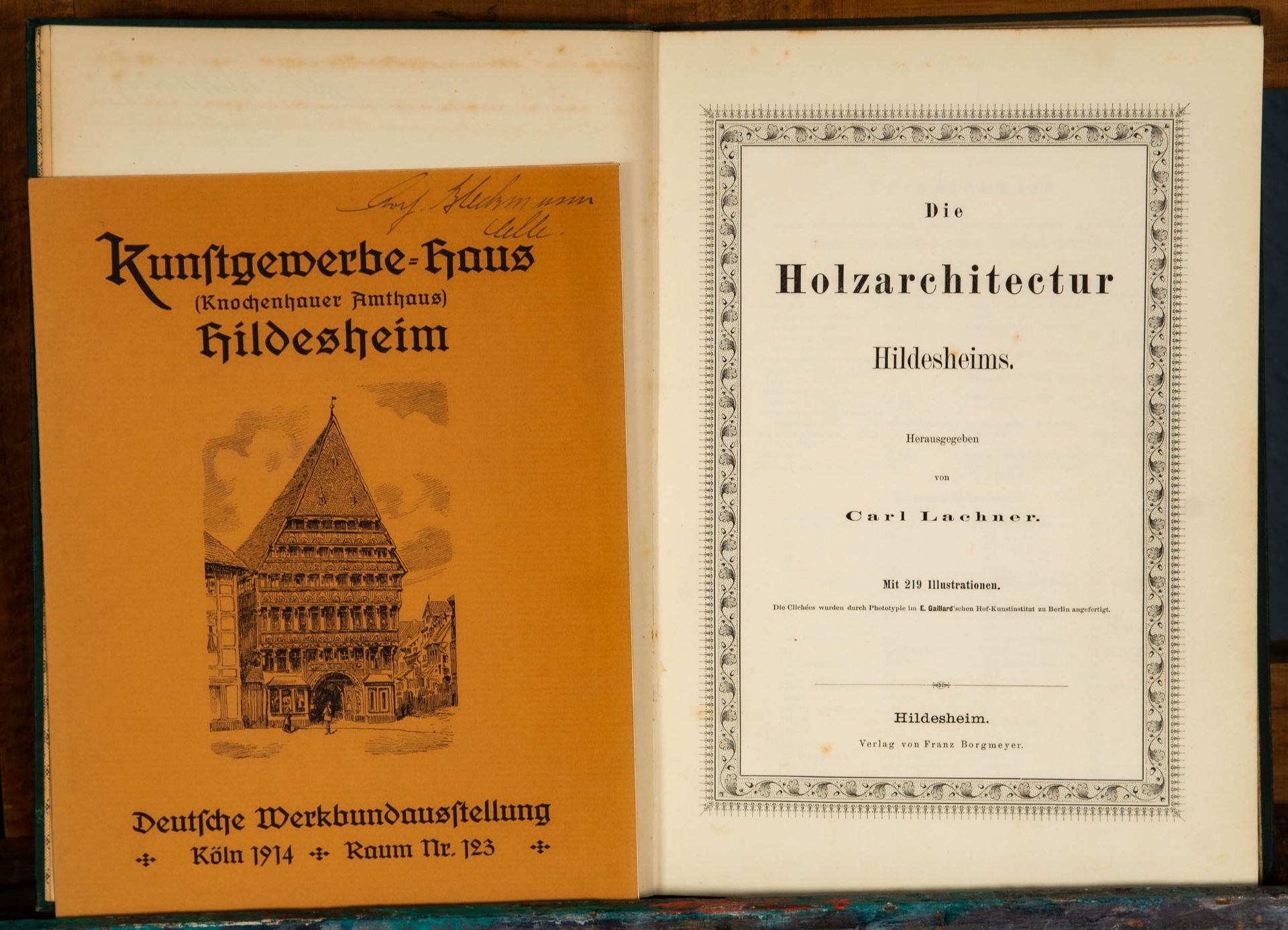 "Die Holzarchitektur Hildesheims" (als Buch & Bild) aus dem Besitz des Architekten W. Bleckmann. Bu - Image 11 of 13