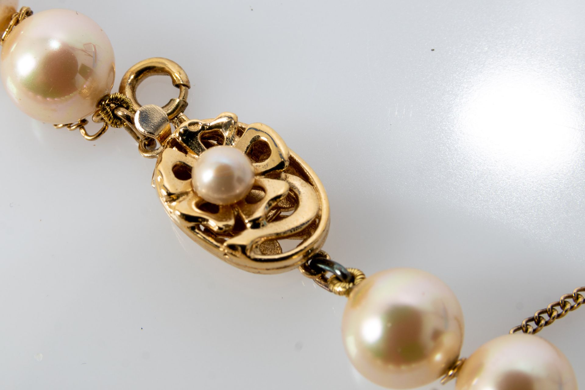 Schwere MAJORICA-Perlenkette, einzeln geknotet, Länge ca. 63 cm, champagnerfarbener Lüster, der Sic - Image 9 of 9