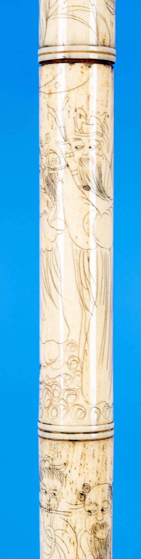 Antike Tabakspfeife/Opiumpfeife, aufwändig gravierter Knochenkorpus in Bambusoptik, versilberter Zi - Bild 10 aus 17