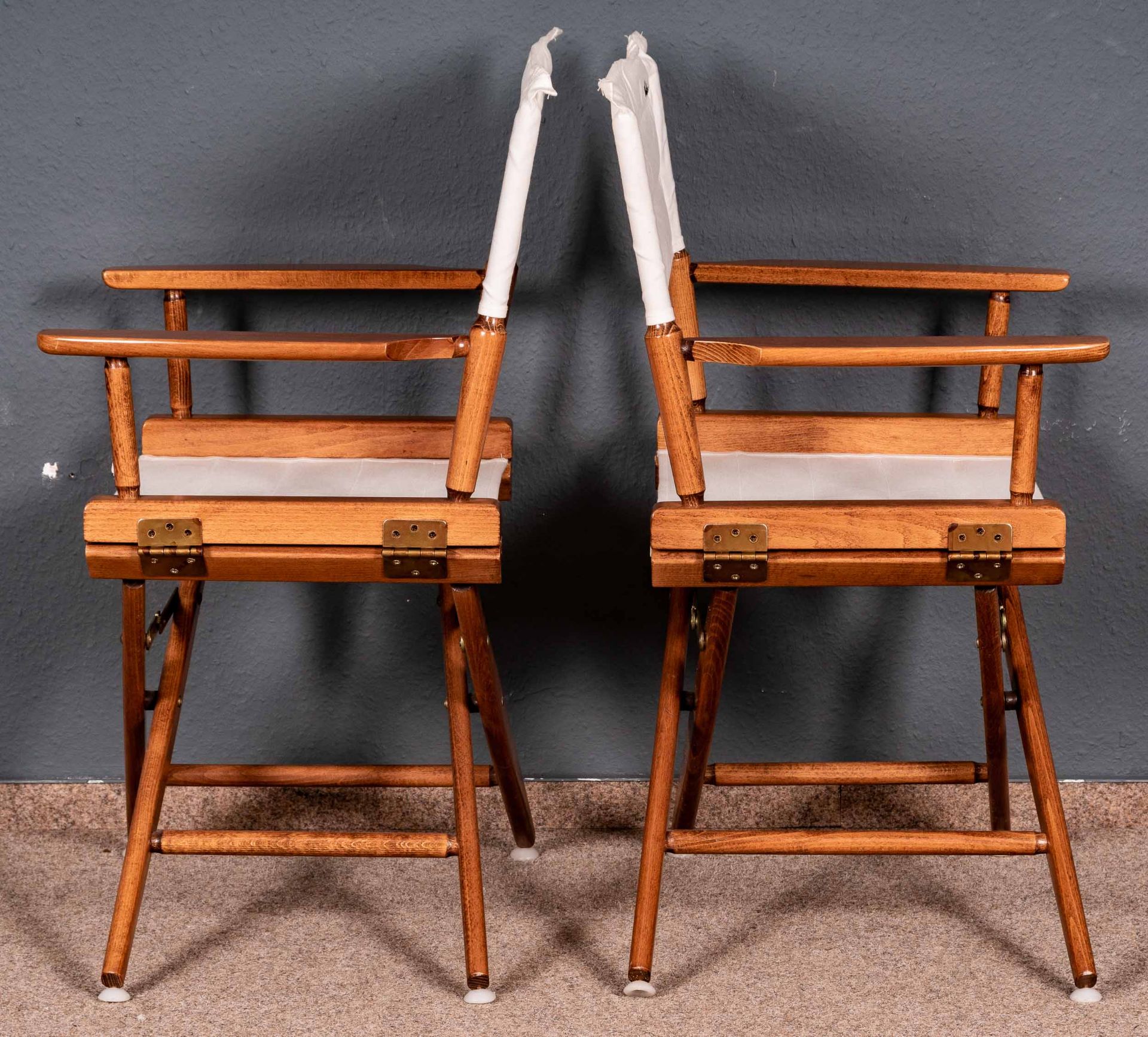 Paar Regiestühle der Marke "Herlag", letztes Viertel 20. Jhdt., nussbaumfarbig gebeiztes und lackie - Bild 6 aus 9