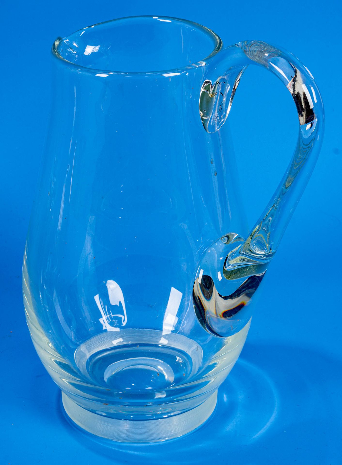 3teiliges Konvolut versch. Saftkrüge/Wasserkrüge. Farblose Glaskörper mit seitlichem Griff, teilwei - Image 8 of 9