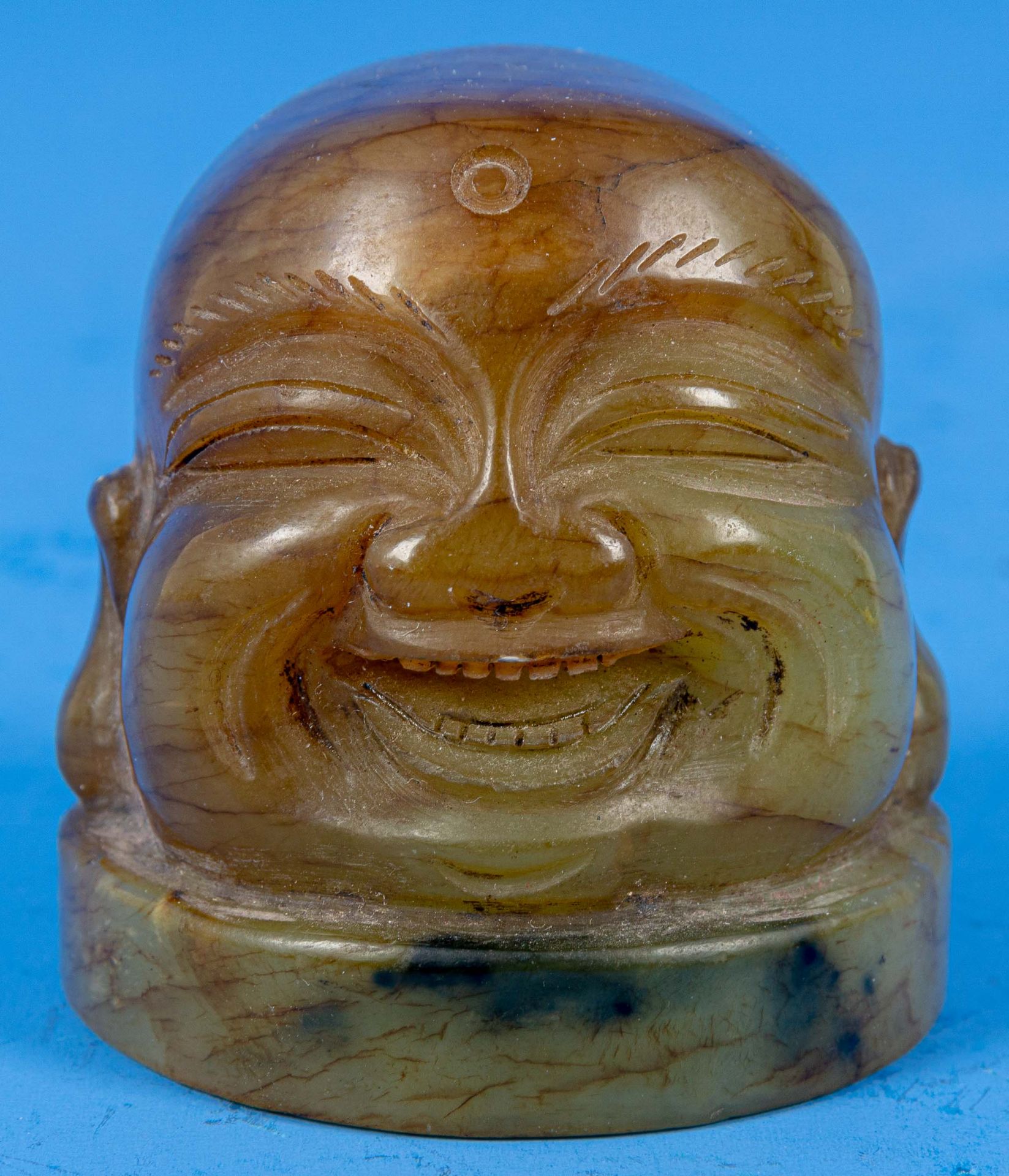 Briefbeschwerer bzw. Stempelrohling, grün-bräunliche Jade als "Lachender Buddha"-Kopf gearbeitet, o - Bild 2 aus 7